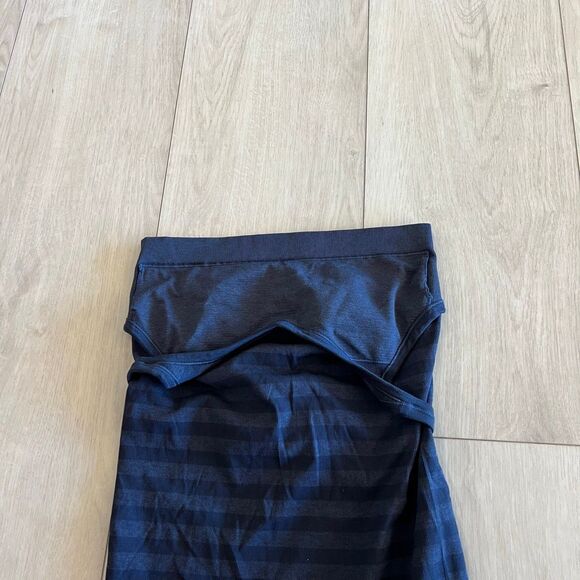 Lululemon women’s top size 6 - Picture 6 of 6